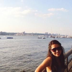 Meet your Posher, Mireya